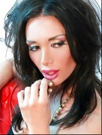 famous dickgirl Mariana Cordoba in free solo gallery